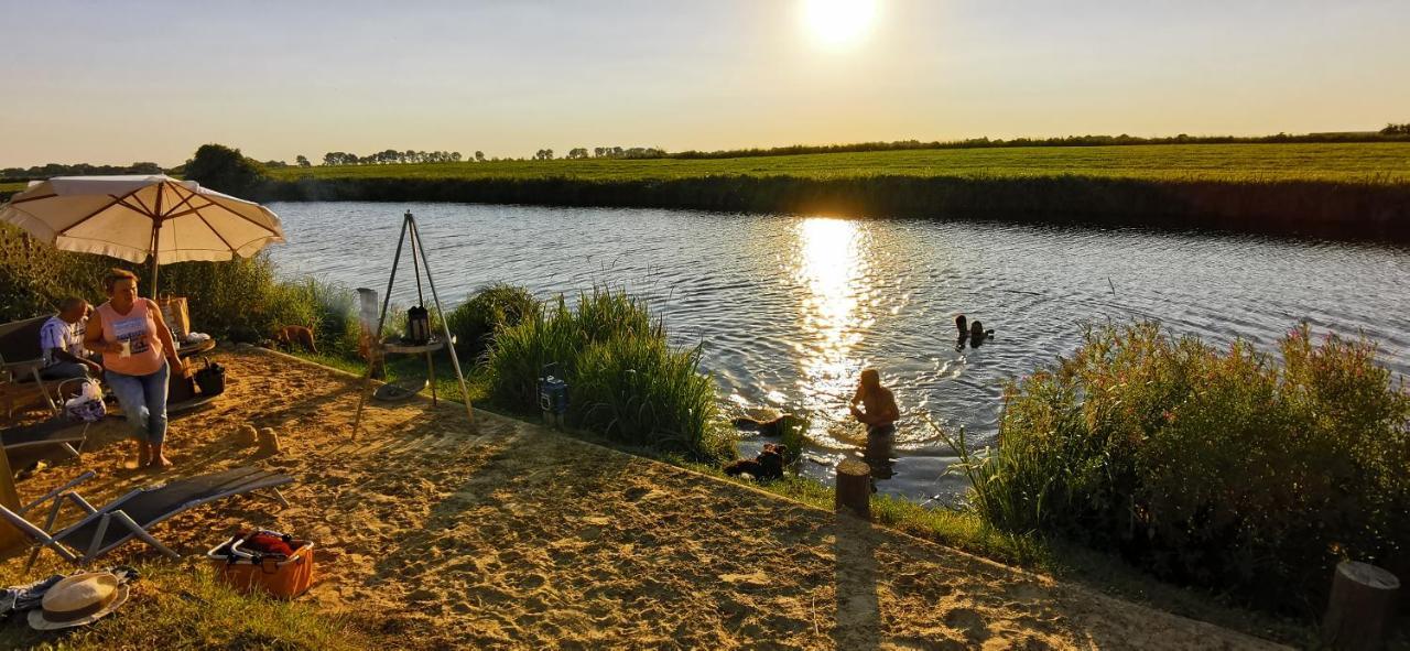 Appartement Im Stall "Lune River Ranch" Loxstedt Bagian luar foto